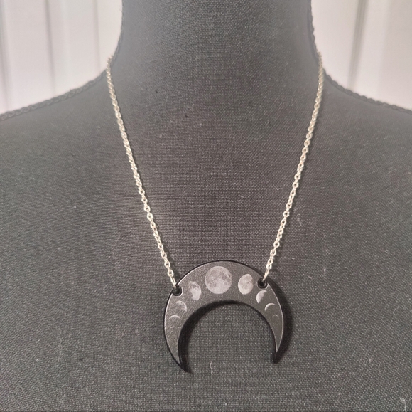 Curiology Cresent Moon Necklace Phases Goth Emo Punk Jewelry Black Silver Lunar - Picture 1 of 3